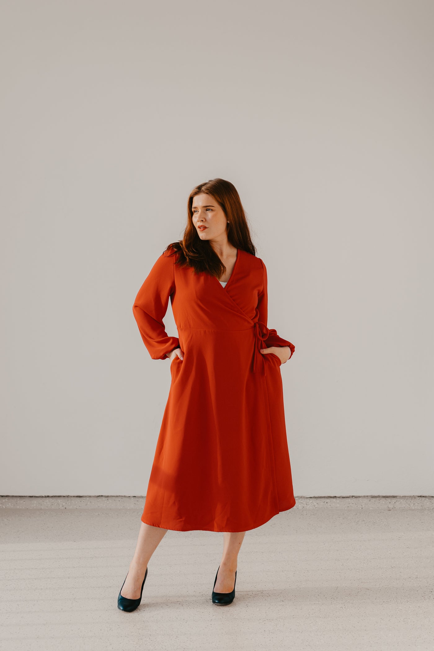 Karla Kietaisumekko, Punainen