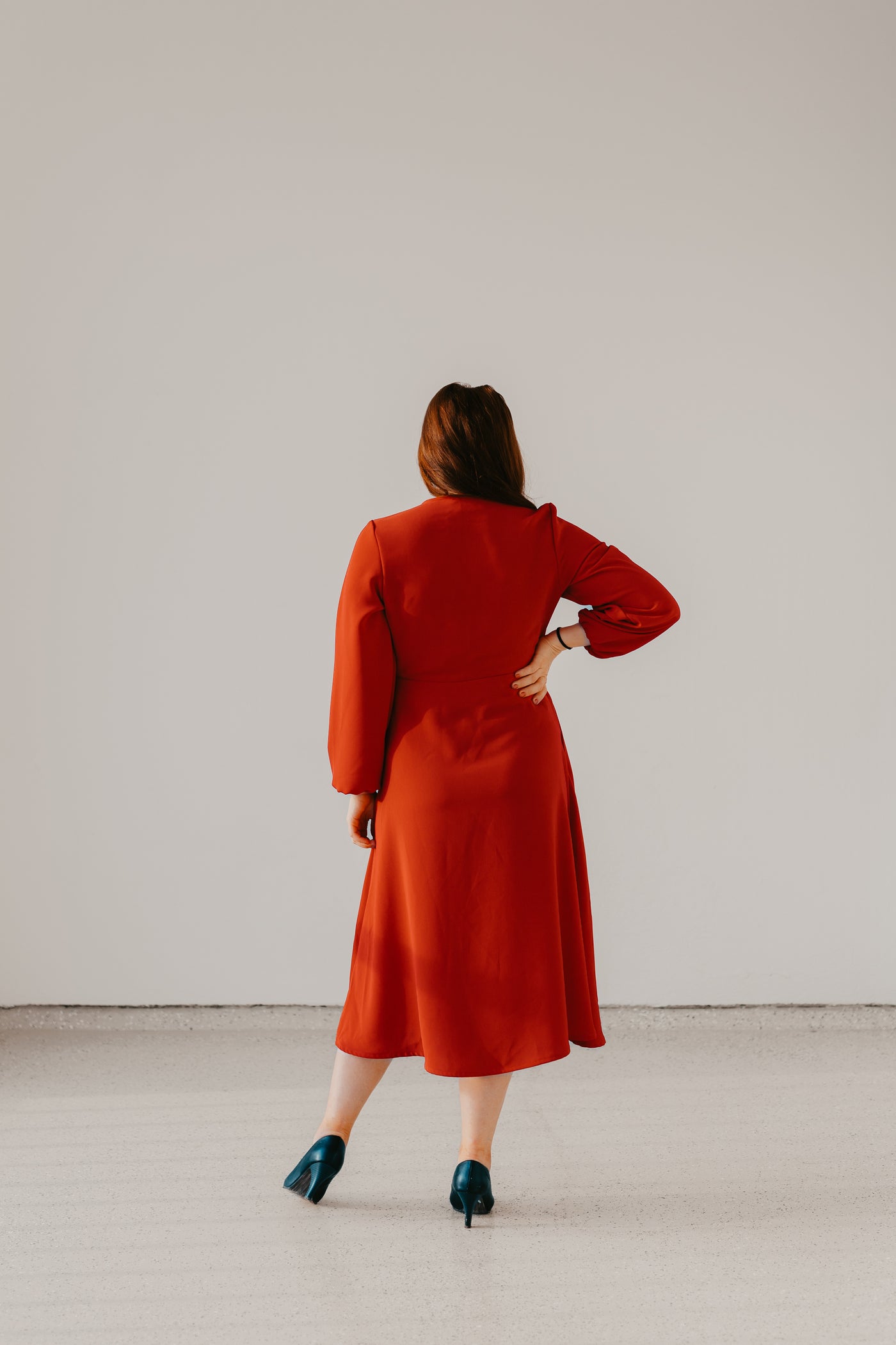 Karla Kietaisumekko, Punainen